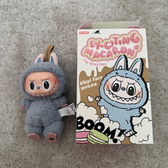 Labubu - Picture 3 of 3